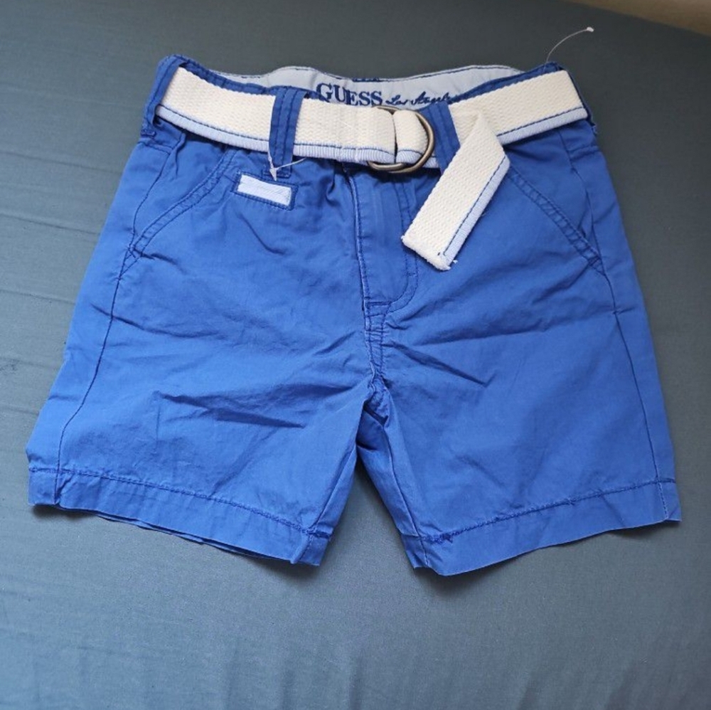2 Pair of Boy shorts GUESS & OLD NAVY Size 4t